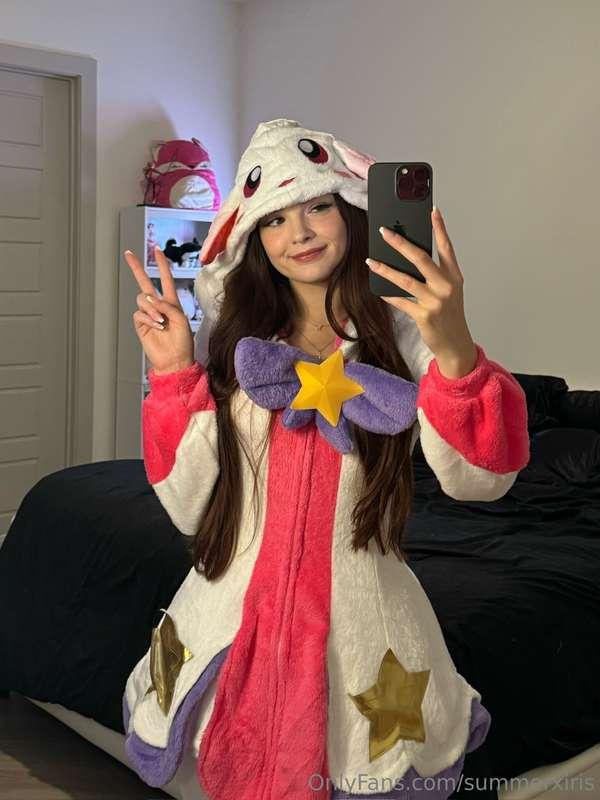 how do u like my new cosplay outfit (˶˃ ᵕ ˂˶)