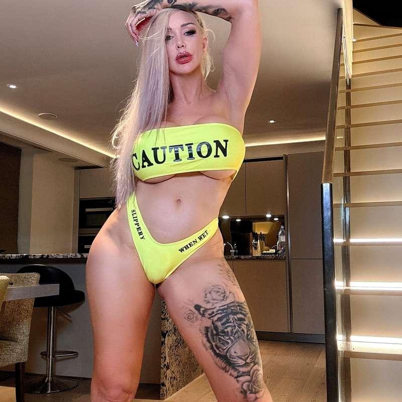 CAUTION: It's hot here 🔥🔥