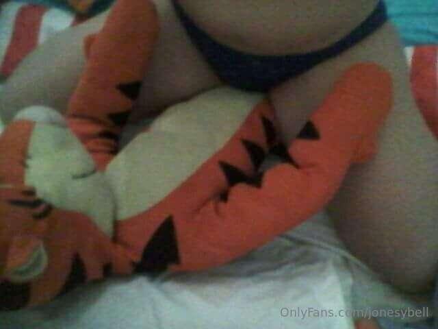 Some Tigger Teases while I have a silly day