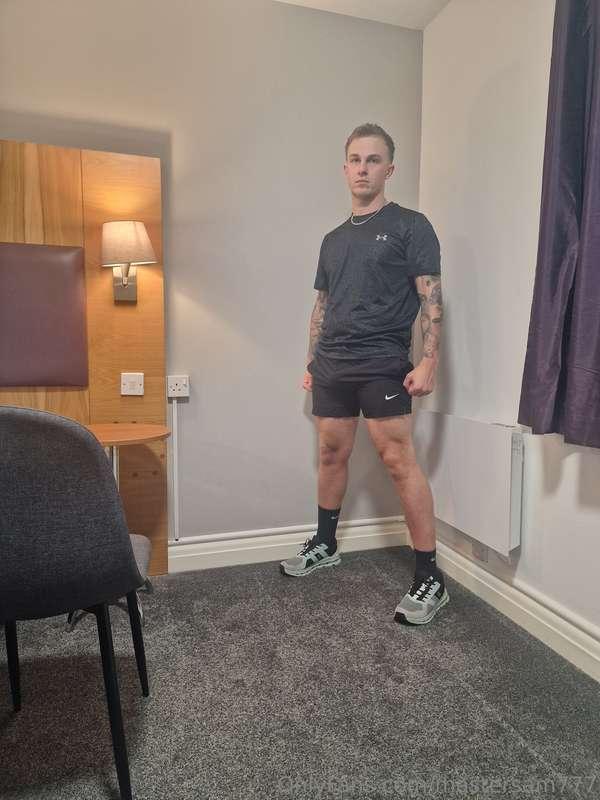 Sweaty gym clothes need sucking dry😜