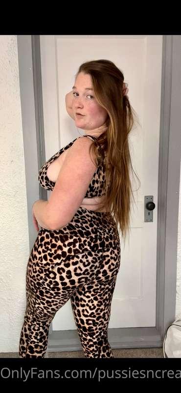 That side boob tho😈