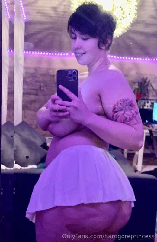 where would your eyes land first? 😈