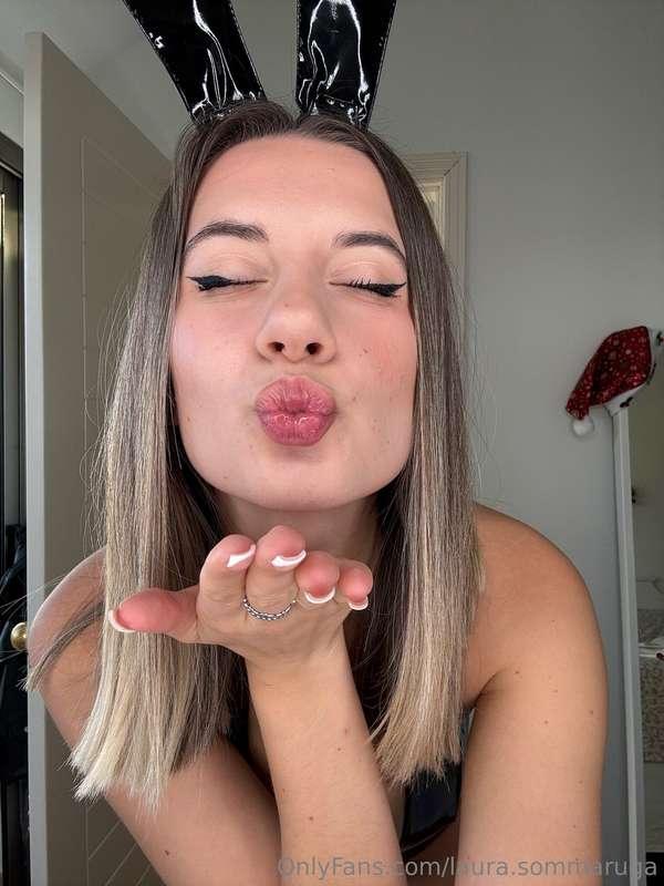 Did you catch that, or should I blow another? 😘✨