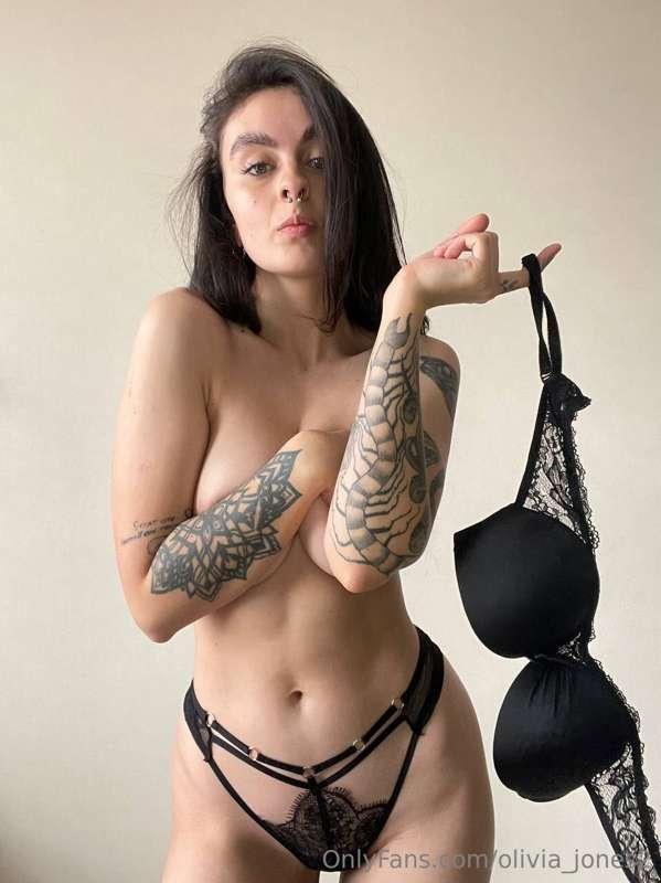 😍 FREE 😍 FREE 😍FREE 😍 #ad
Gorgeous body, sharp mind and old ..
