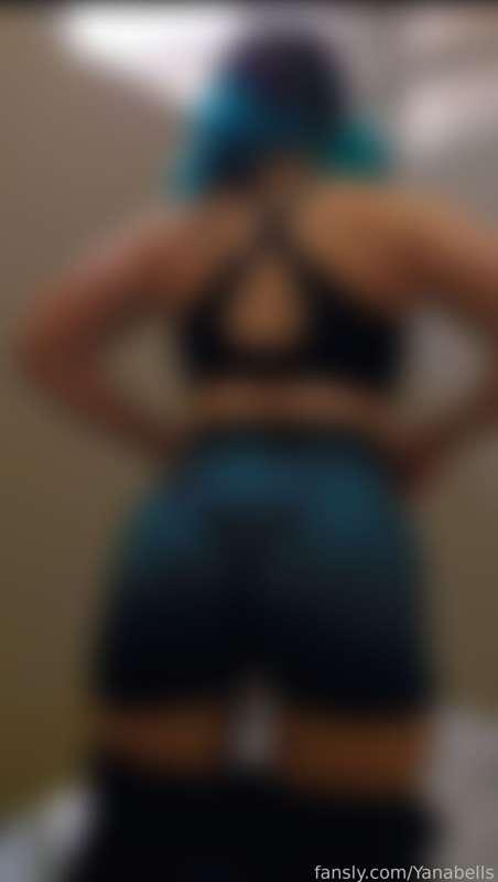 POV: we happen to be at the gym at the same time and I sneak into the locker room to Snap you this vid. Wyd?
---------------
#fyp #pov #ass #thighs #sweat #recoil #thong