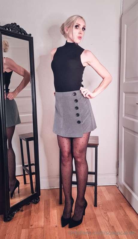 Mondays suck… unless you wake up to me moaning, teasing, and..