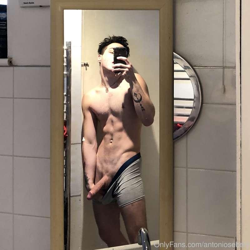 Let’s celebrate the new phone with a soft dick pic... YOU GU..