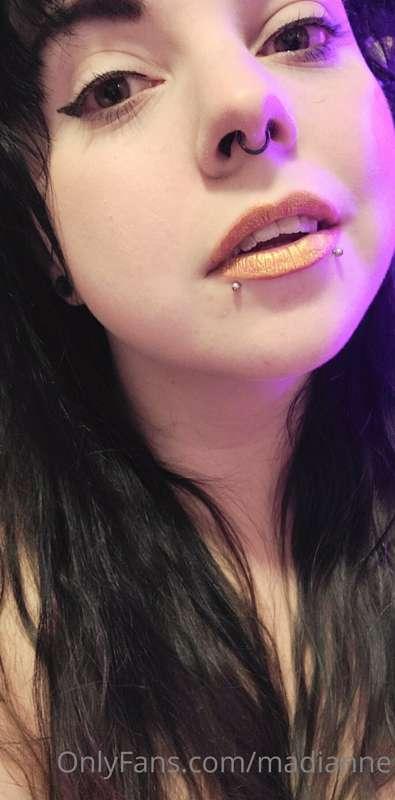 My lips, do you think they taste like gold?