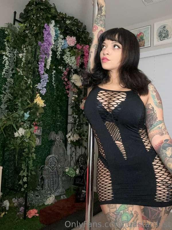 Let’s get this lingerie off!  Goal is $500 within my first h..