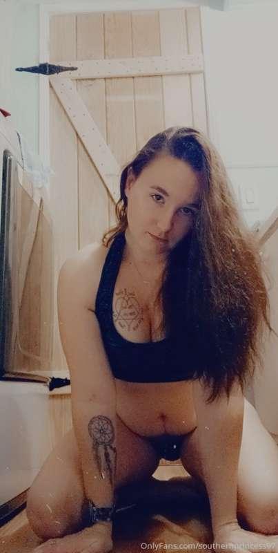 Bent over and ready for some fun. 💯🤤😉