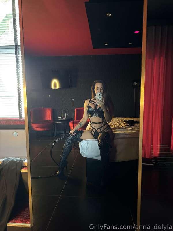 I need a new slave, apply for the job in my DM 📥