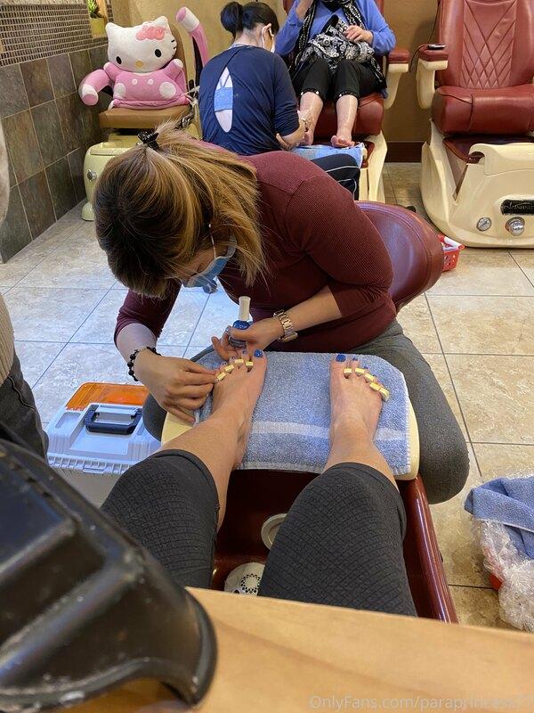 I did something I rarely ever do! Spoiled myself with a mani..