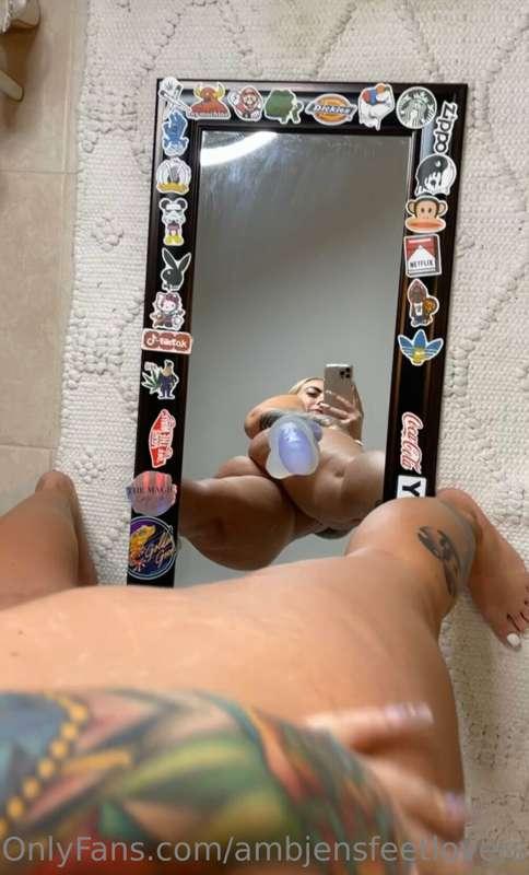 New movie out NOW!! Hovering over mirror dildo ride & squirt..