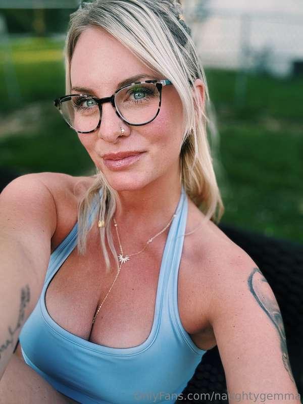 I look like a fantasy because I am one. 💭💋