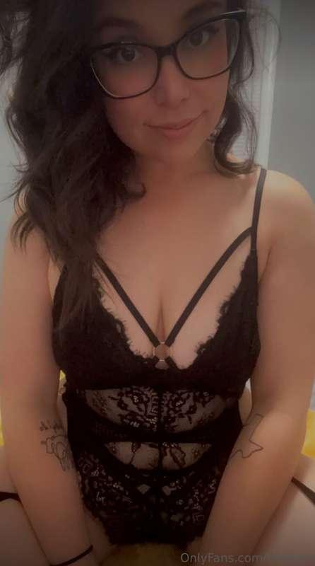 Are you looking for someone sweet to get naughty with? Messa..