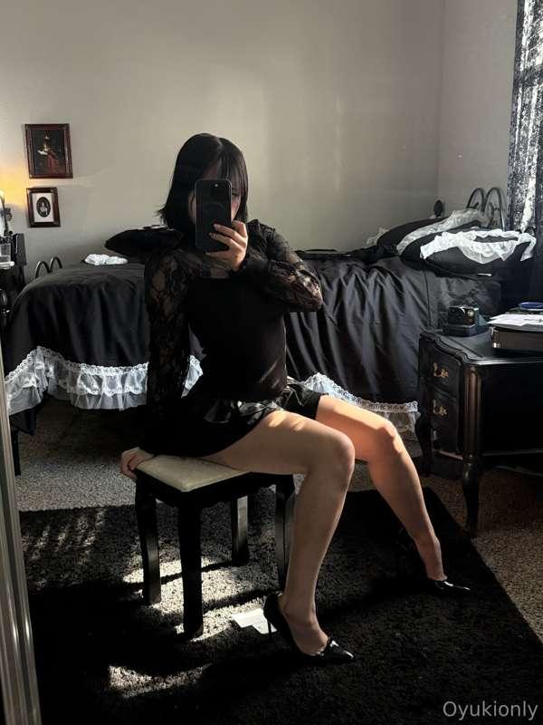 In a world full of color I choose black 🖤^^