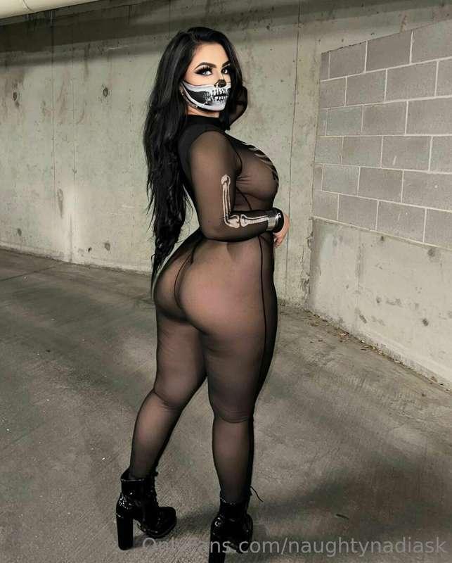Maybe I'm lookin' to get skull fucked...