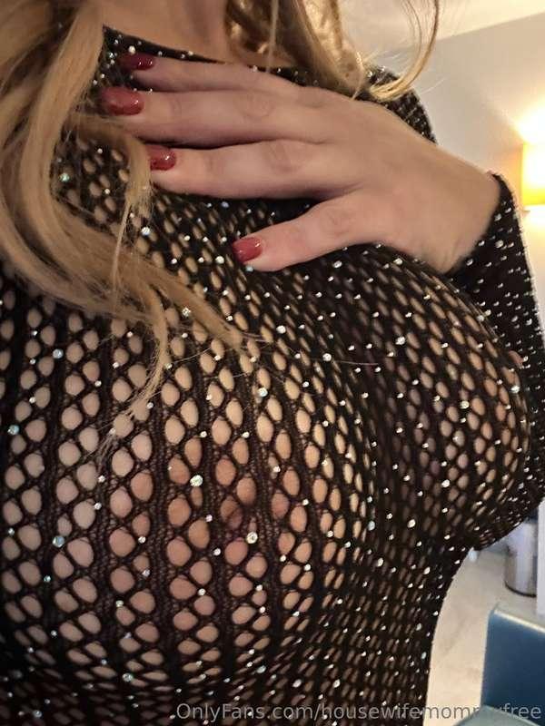 Close up of mommy’s girls 🍒 🤤👅