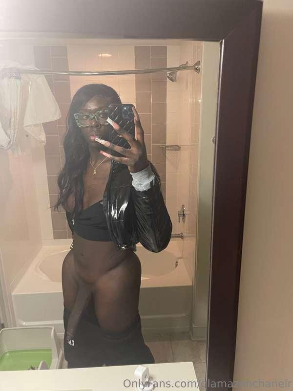 With glasses or without 😏?