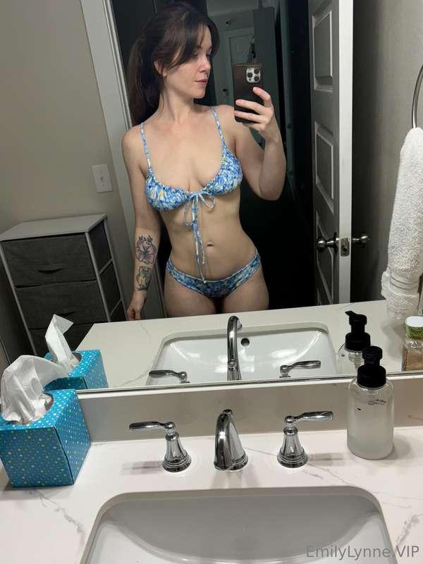might be a lil obsessed with going to the pool lately, but i..