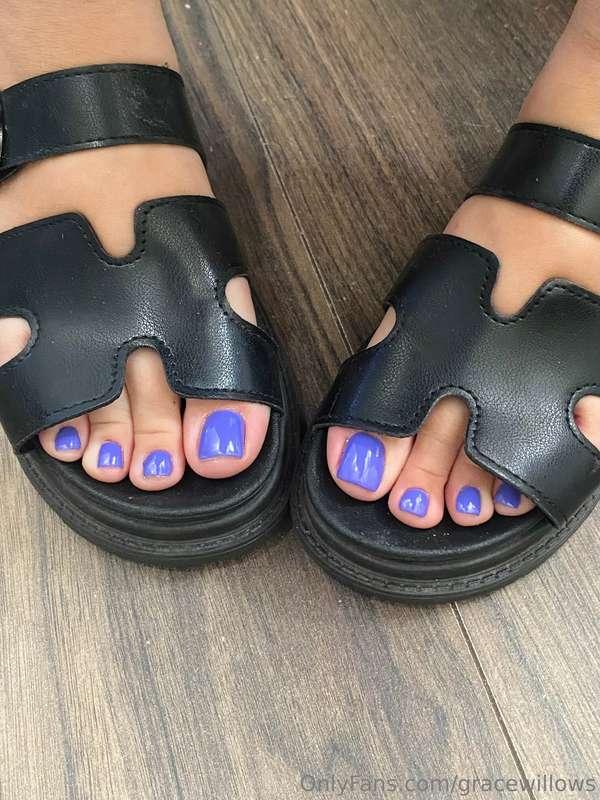 These have definitely been the sandals of the summer this ye..