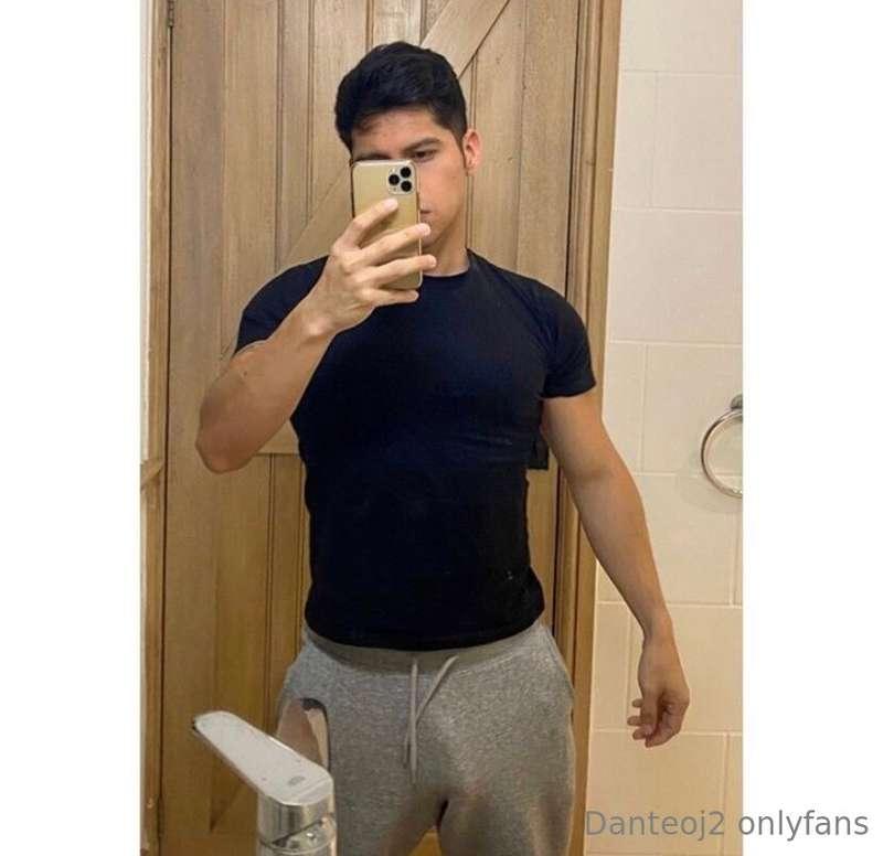 Big bulge guy😜