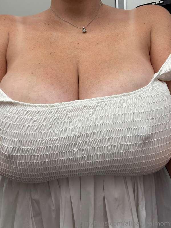Went to Nordstroms today😋 got some new tops. Boobs out growi..