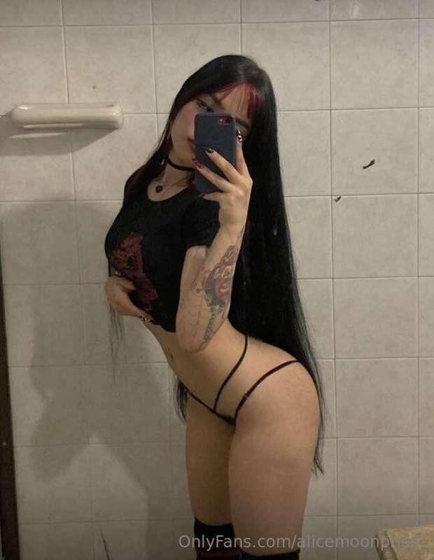 🔥👅 @I-AM-NIKITA 💋😈Come to my DMs and see with you own eyes w..