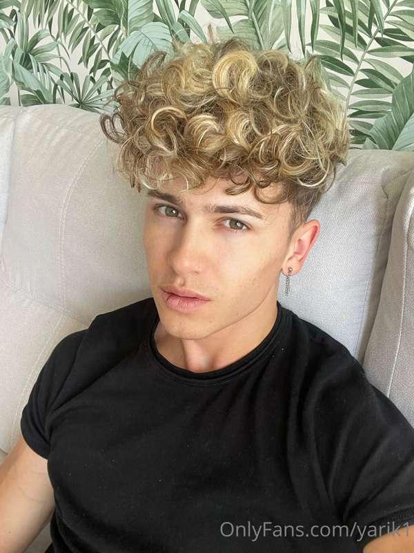 Jeje swipe left 😍🍆💦 I’m boring today 🤤 if you help me get ri..