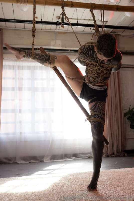 Another recent ropey day with @kissmedeadlydoll 😏🖤 which pos..