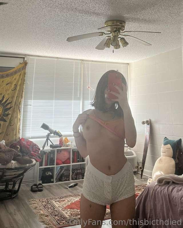 thisbicthdied image #1