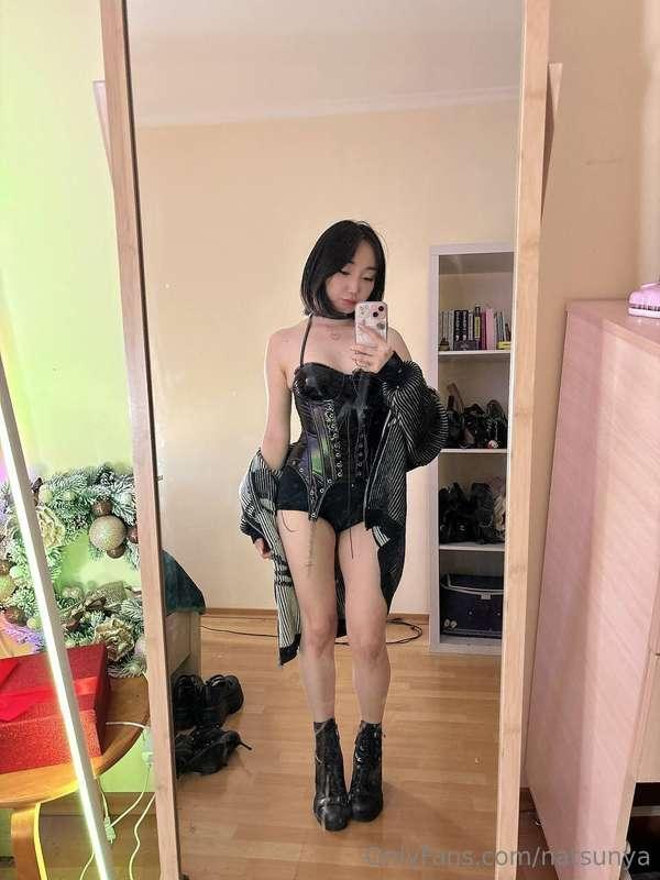I love raves and even more I love when my outfit speaks for ..