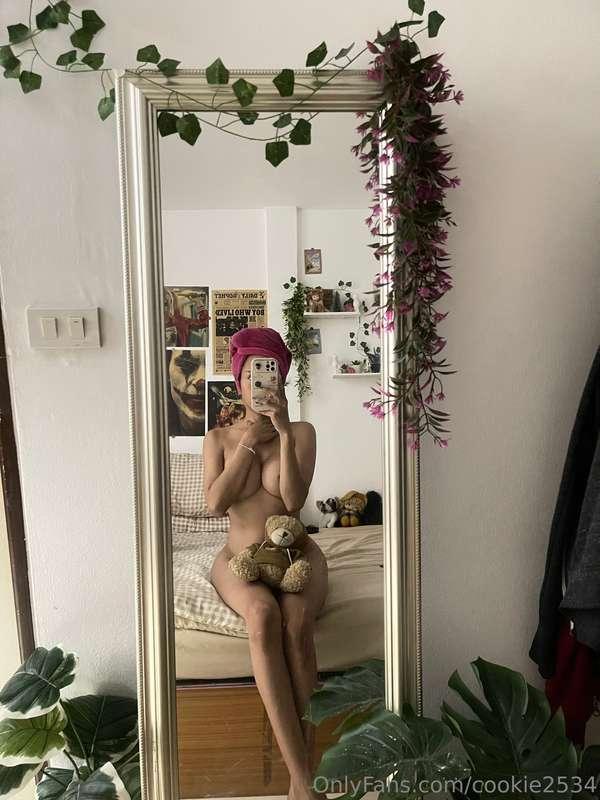 Just finished shower.🧖🏻‍♀️💦