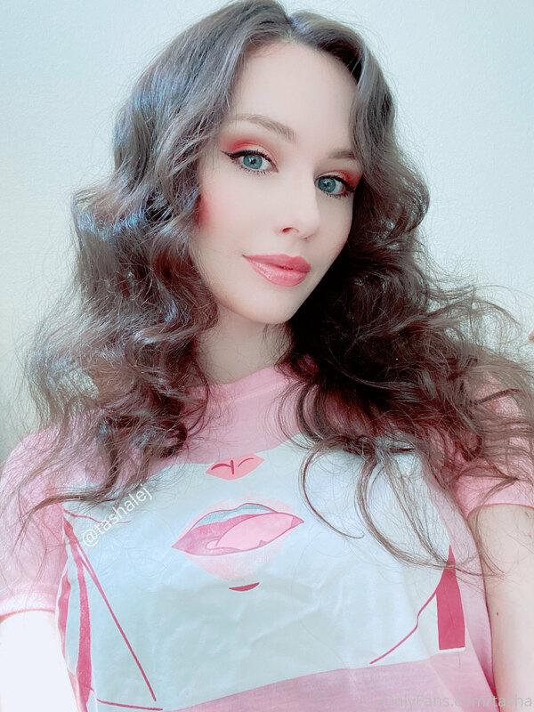 I’m streaming on my Twitch channel today! Come by and say he..