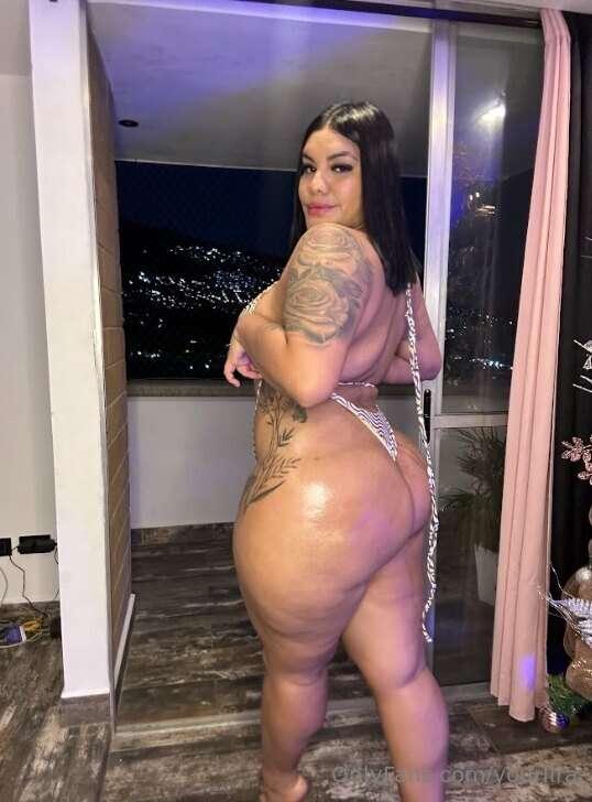 your favorite view 🍑 overload 😈