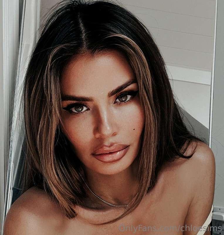 chloesims main image