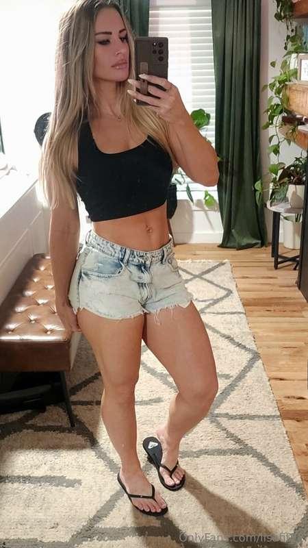 Fresh pedi, blue jean shorts & tank. Could it get any hotter..