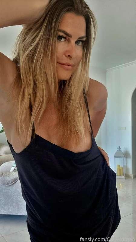 Sorry for the nip slip 😋

#fyp #blonde #milf #bigtits #British #Wales #Welsh #mom #cougar #anal #porn #dominant #domination #fetish #feet #ass #sph #humiliation #threesome #lesbian #mommy #pussy #over40 
