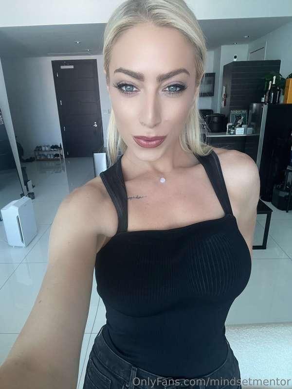 Made it over the Monday hump😉 how we feelin?