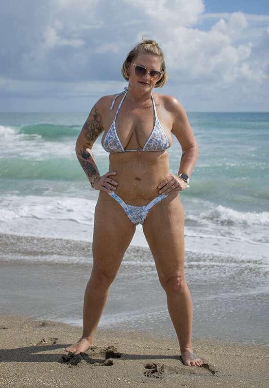holliess1free image #1