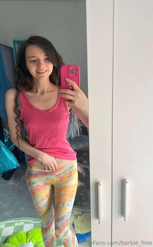 Would you have guessed my pussy’s hairy underneath? 💕