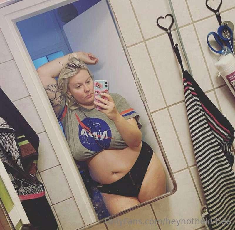 Jos haluat, niin multa voi tilata myös customina kuvia ja vi..