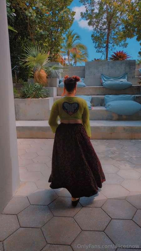 I know the view’s better from back here 😈