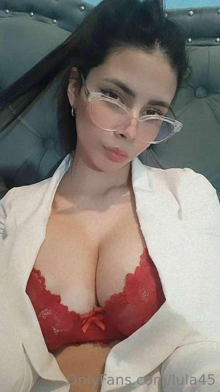 Craving something naughty today?🍓 Mommy can take care of you..