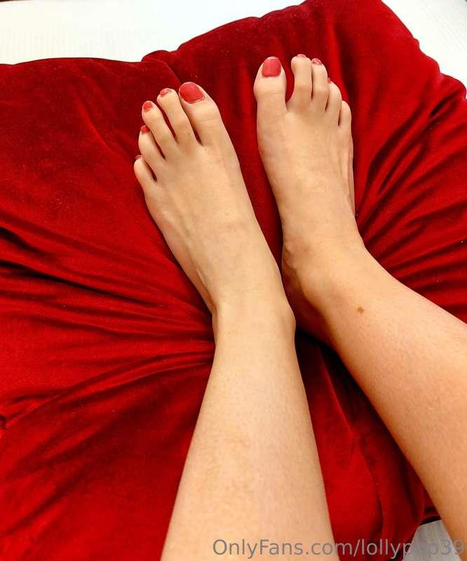 I would like you to slowly crawl your tongue into my feet, s..