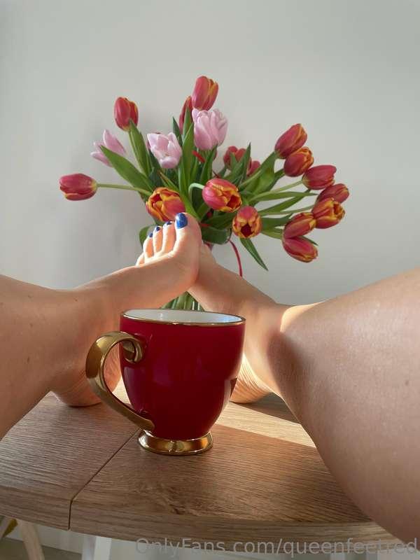 Monday…. Was intensive day.. 10100 steps… lok how my pantyho..