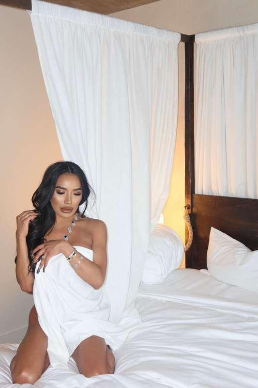 Do you sleep naked in bed too? 😈