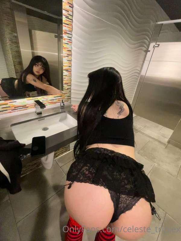 Too much 🍑 for you to handle?🙊