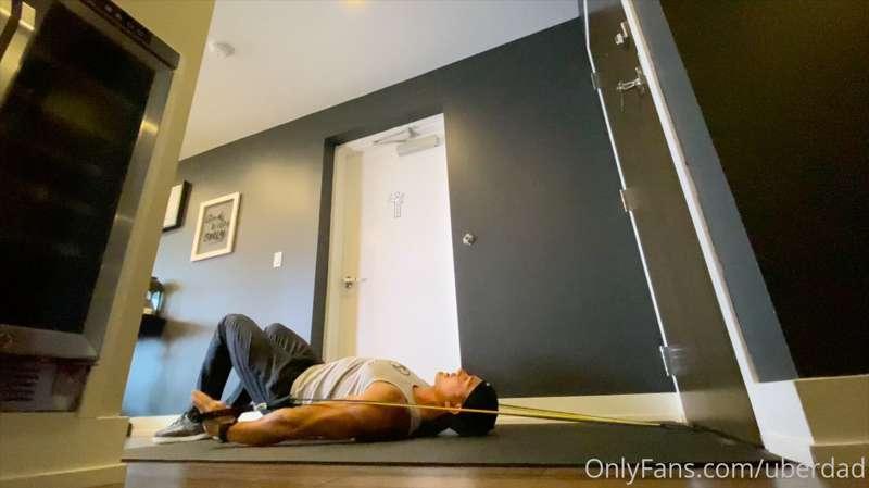 Let's hit this tricep burnout together!

4 Exercises 1 min e..