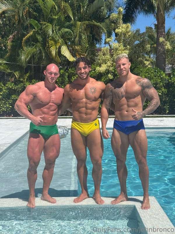 Super hot threesome 